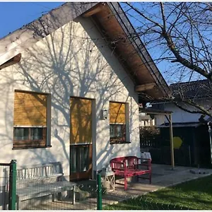 Knusperhaus Mit Garten Hébergement de vacances